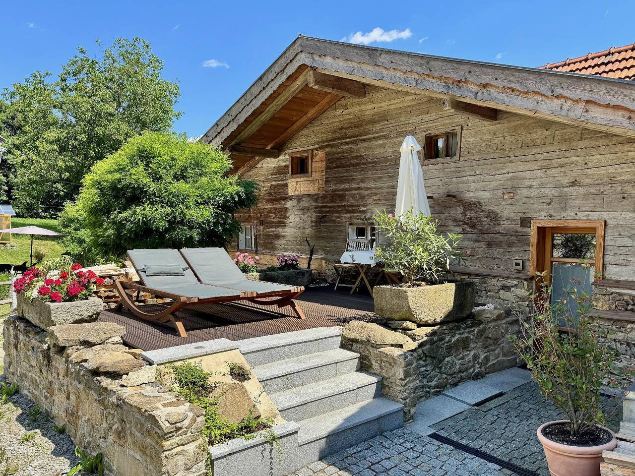 Waldlerhof - Moderne Ferienwohnung Hochsitz in Patersdorf, Ostbayern