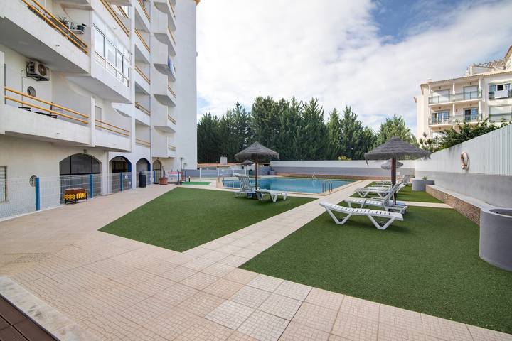 Apartamento inteiro, Apartamento 'T1 Marques' com Piscina Partilhada, Varanda e Wi-Fi in Monte Choro, Albufeira e Olhos de Água
