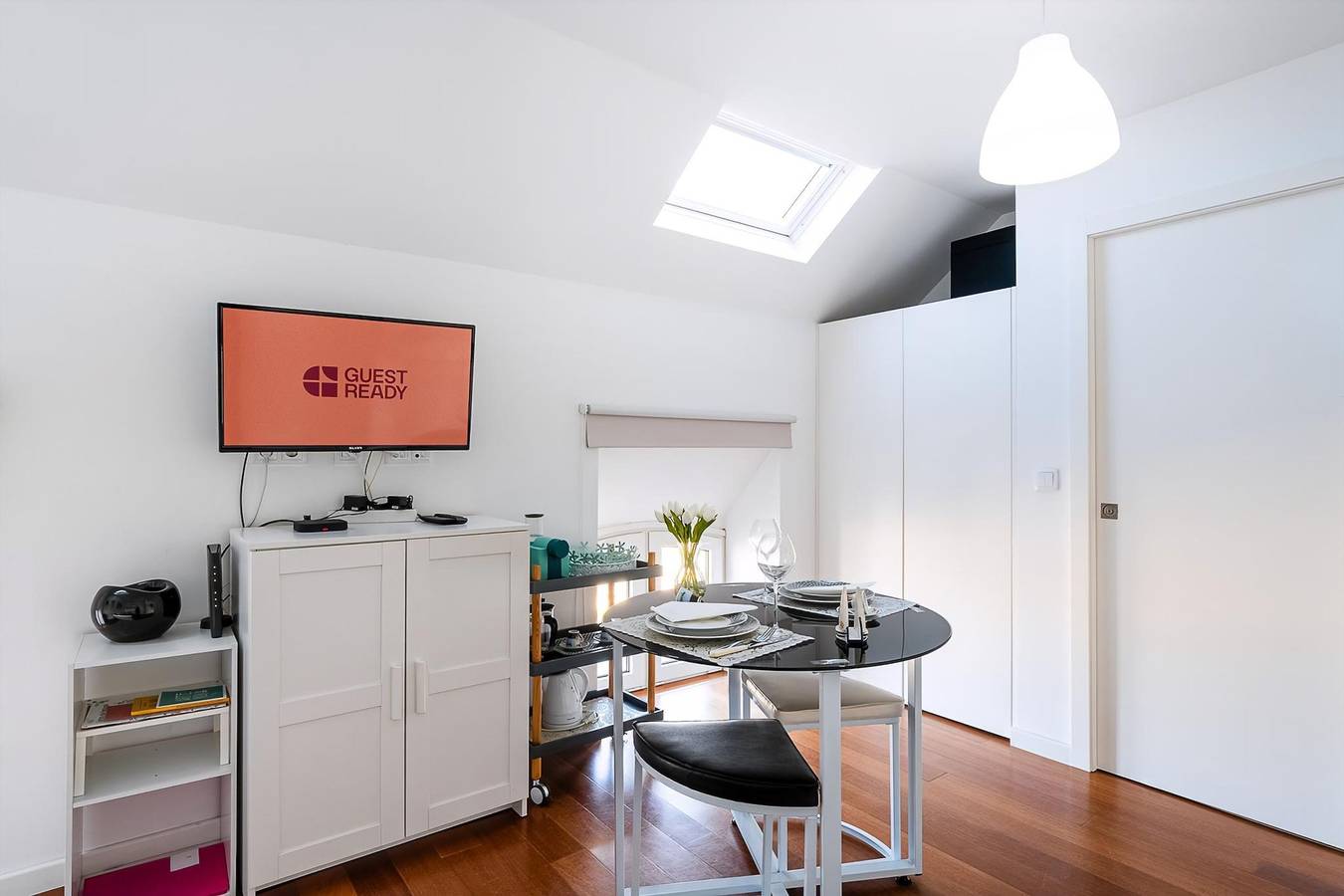 Entire apartment, Ria Reflection Studio F in Aveiro, Aveiro District