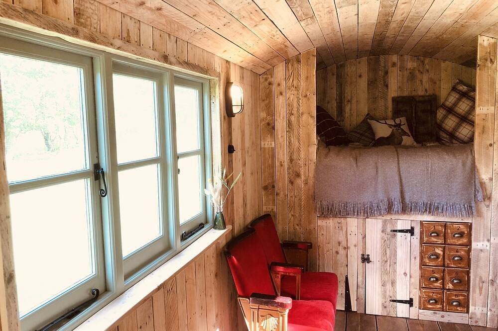 Shepherds Hut in Charlwood, Surrey