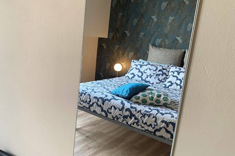 Blue King Room in Alba, Langhe