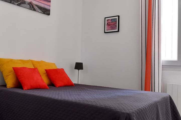 Appartement entier, Manade Blanc élevage de taureaux et de chevaux de race camargue in Arles, Côte méditerranéenne (France)