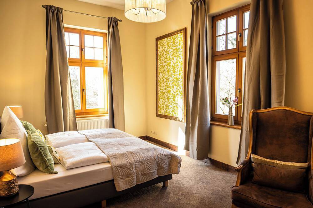 Landhausvilla mit 3 Ferienwohnungen und Sauna für Familien und Freunde in Kuhlen-Wendorf, Ludwigslust-Parchim