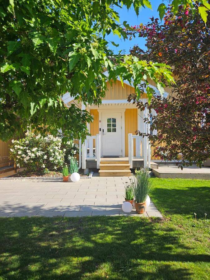 Villa för 8 Personer, med trädgård och terass i Nacka