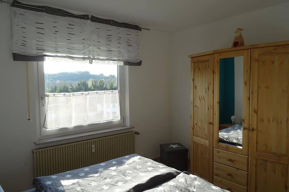 Ganze Wohnung, Ferienwohnung neu renoviert,Erstbezug,sehr Naturnah,Traumhafte Lage, in Ulmen, Cochem-Zell