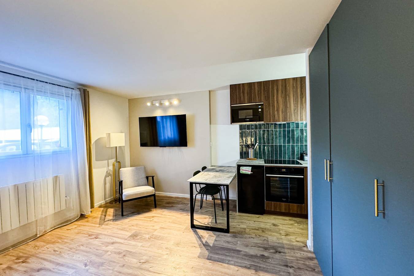Estudio entero, Cozy mountain studio | Summer pool + parking in Les Houches, Macizo del Mont Blanc