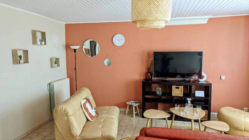 Location de vacances pour 7 personnes, avec terrasse et jardin à Plassac - 4
