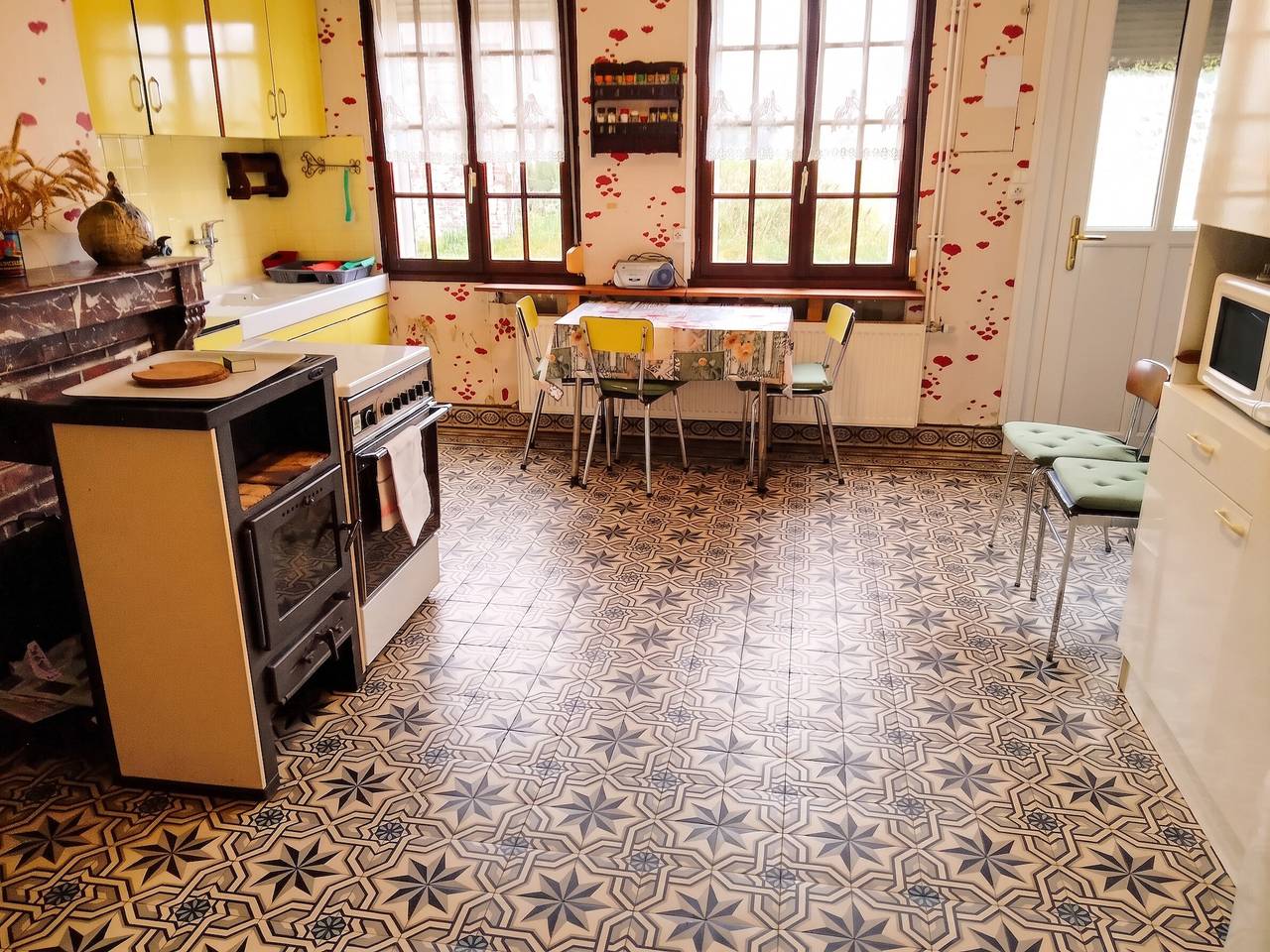 Maison de charme à Mailly-Maillet avec jardin clôturé et cheminée in Mailly-Maillet, Région d'Amiens