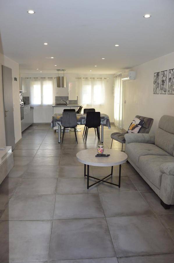Location de vacances pour 4 personnes, avec terrasse à Sainte-Florine