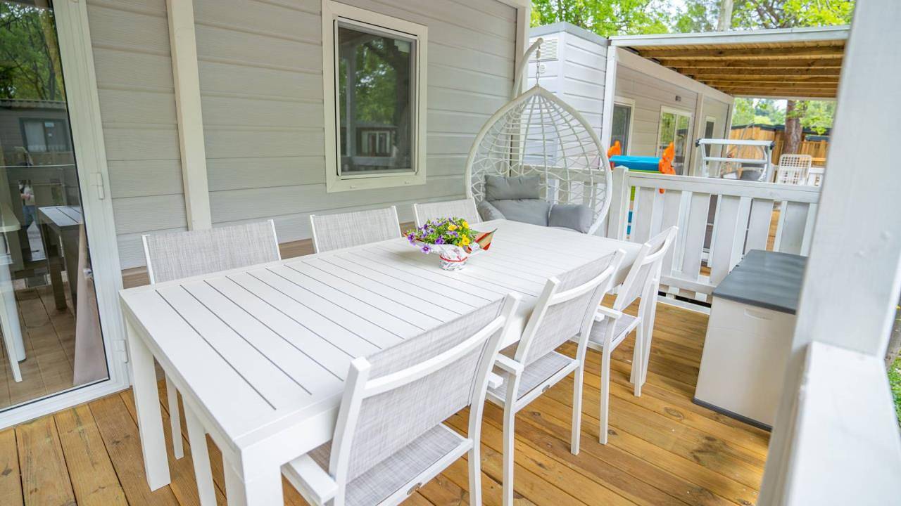 Ferienpark Butterfly Mobilehome Happy Superior für 7 Personen in Peschiera del Garda, Montañas Garda