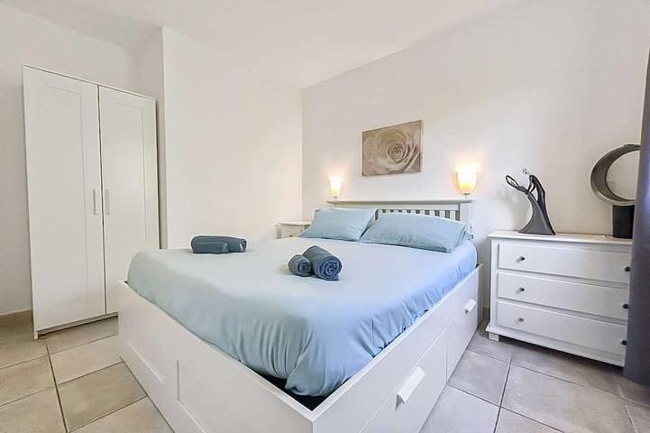 Location de vacances pour 8 personnes, avec piscine et jardin dans Golf de Saint-Thomas - 4