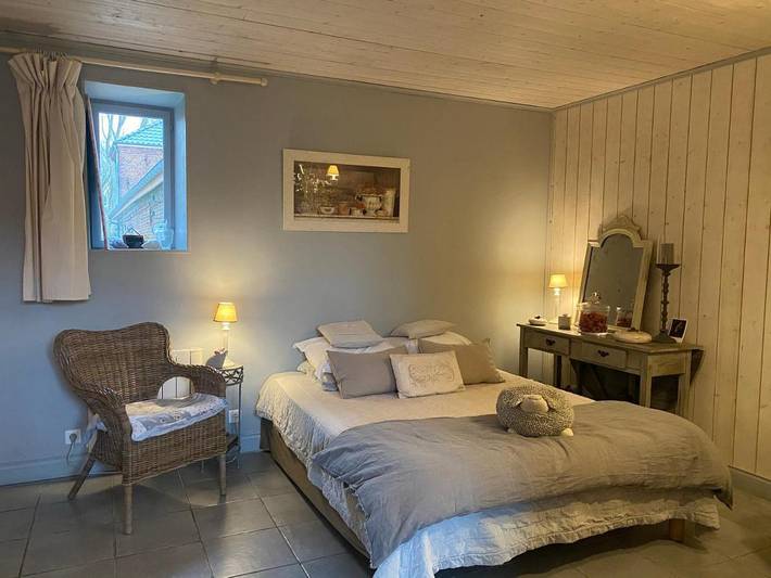 Location de vacances pour 3 personnes, avec vue et jardin à Saint-Martin-sur-Écaillon