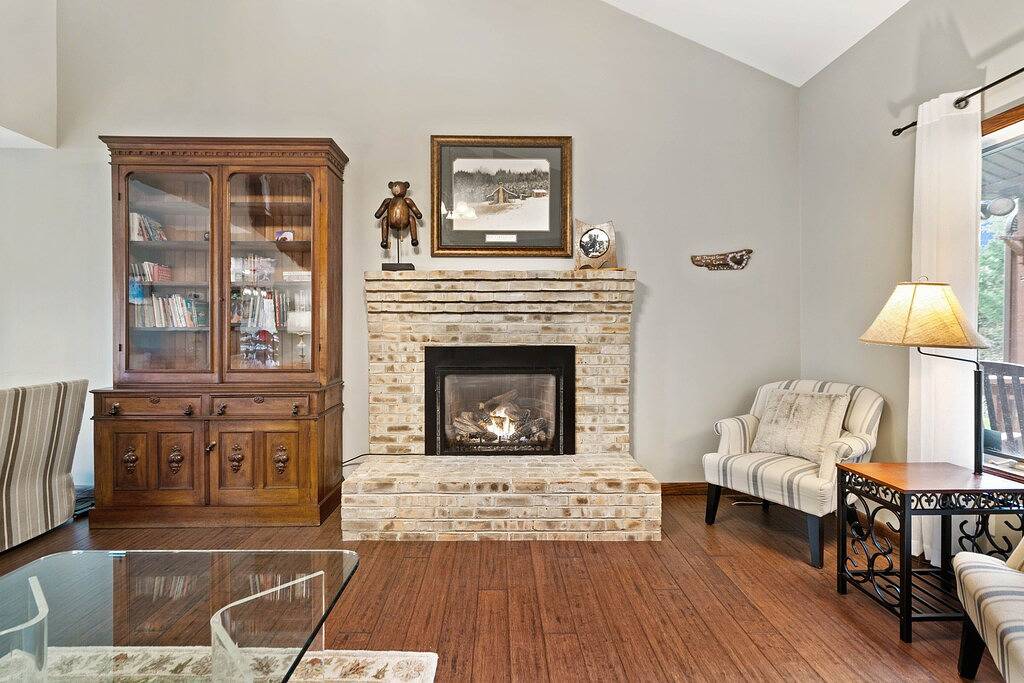Lone Bear Cabin: Atemberaubende Aussicht auf die Berge, Kamin, Whirlpool. Zugang zum Fluss. in Page County