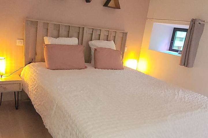 Location de vacances pour 2 personnes, avec Jacuzzi et Jardin à Soulages