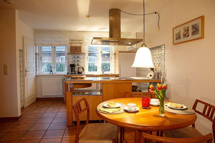 Ferienwohnung für 4 Personen, mit Terrasse und Garten in Oldsum