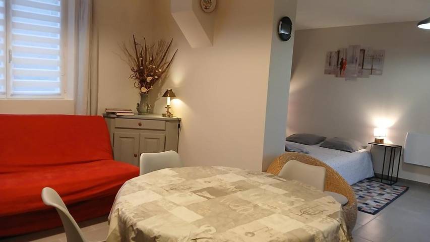 Location de vacances pour 4 personnes, avec Terrasse ainsi que Jardin et Vue à Haute-Épine - 4