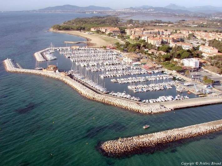Location de vacances pour 4 personnes, avec Terrasse et Jardin dans Port de Miramar