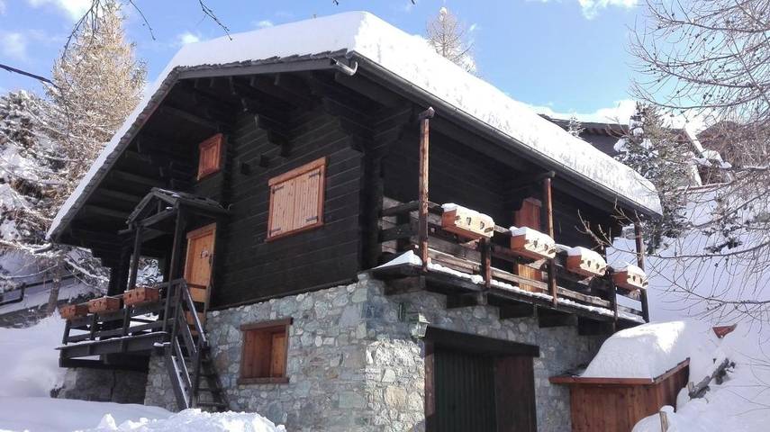 Chalet per 7 persone, con Balcone e Terrazza nonché Giardino e Panorama a Comune di Gressan