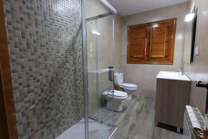 Casa rural para 10 personas, con piscina además de vistas y jardín, Se admiten mascotas en Arroyo Frío - 2