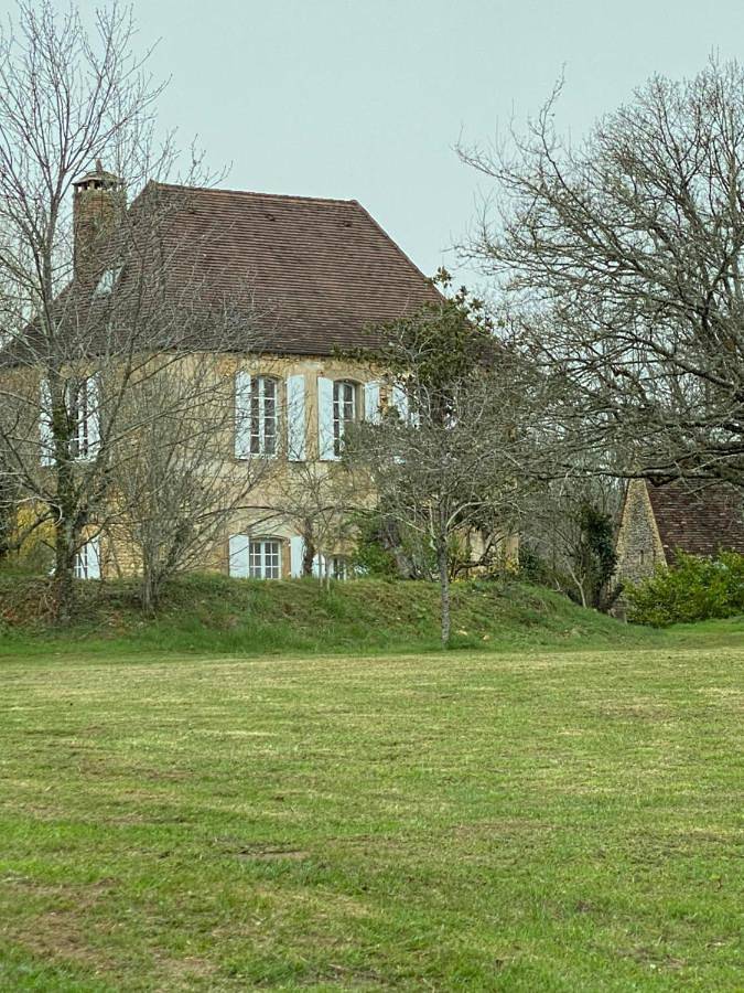 Location de vacances pour 11 personnes, avec vue ainsi que jardin et piscine, adapté aux familles à Fajoles - 4