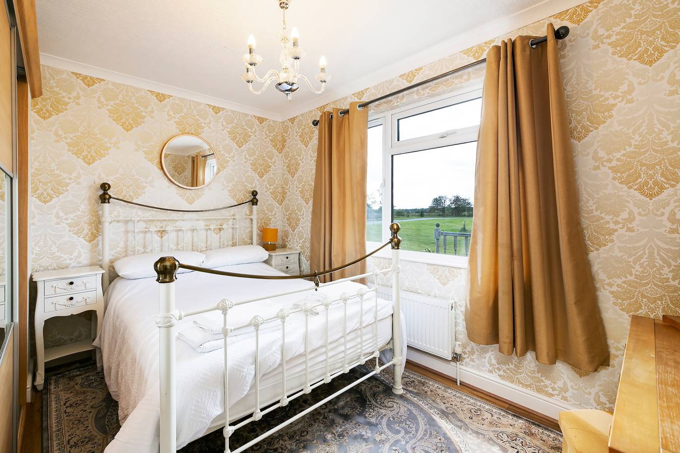 3-Bedroom Lodge- Pet Friendly- Hot Tub in Barmby Moor, East Riding of Yorkshire
