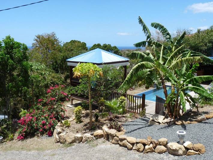 Chambre d’hôte pour 2 personnes, avec piscine ainsi que vue et jardin dans Basse-Terre (homonymie) - 3