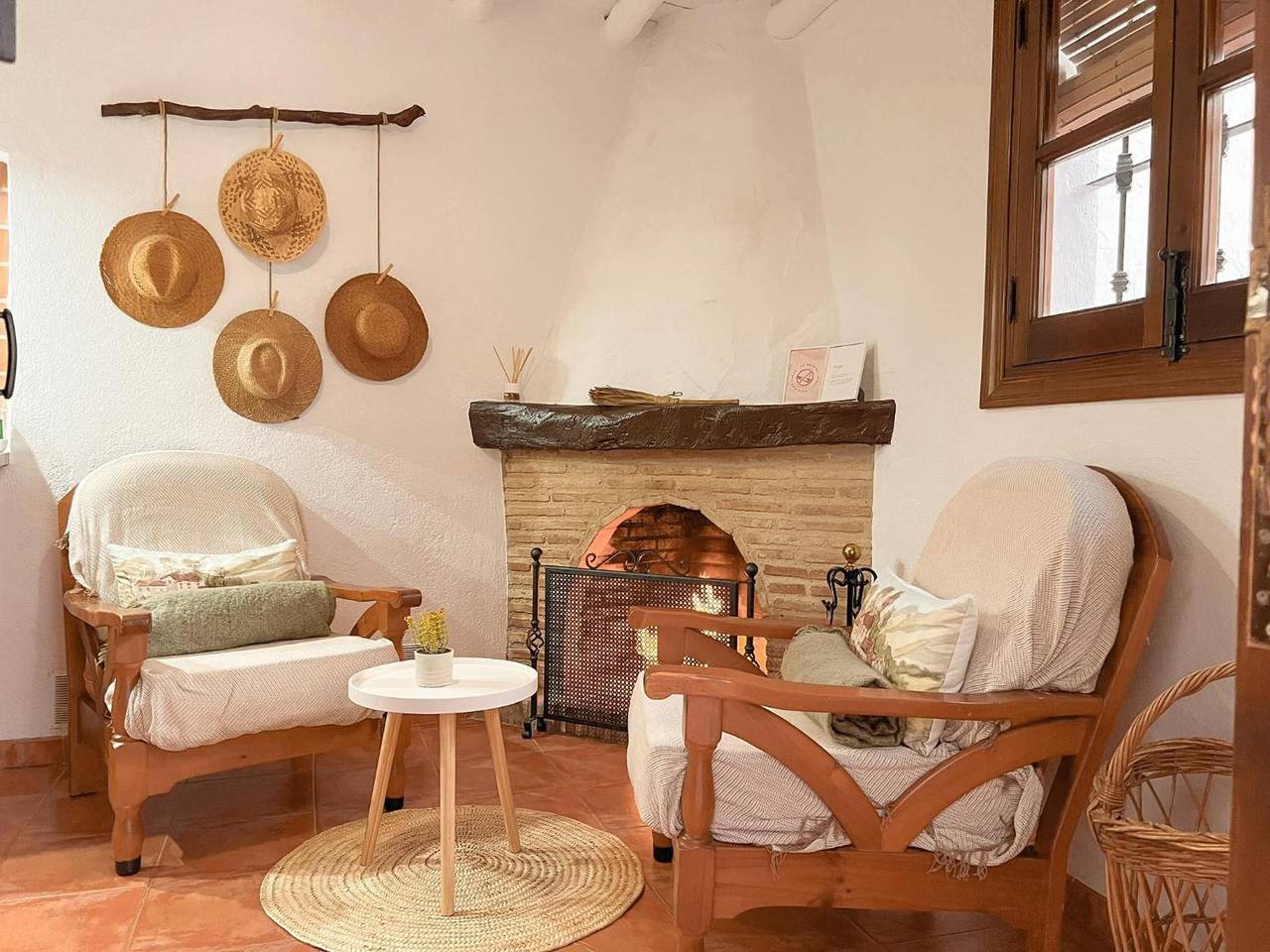 Casa Harillo: Casa Rural con Vistas a la Montaña y Wi-Fi in Genalguacil, Provincia de Málaga