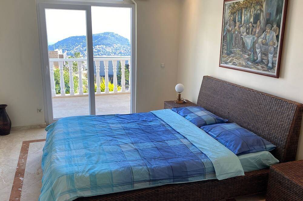 Fully detached Villa offers an unforgettable holiday with your family and friend in Alanya, Antalya Province