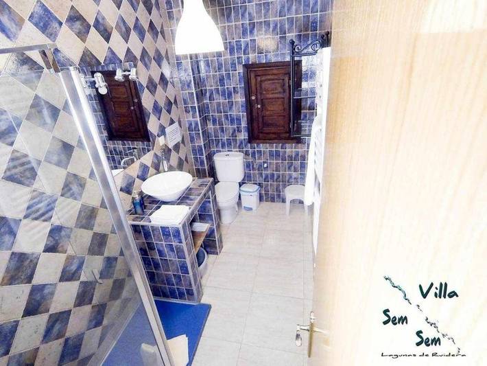 Casa rural para 6 personas, con jardín además de vistas y vistas al lago, Se admiten mascotas en Parque natural de las Lagunas de Ruidera - 3