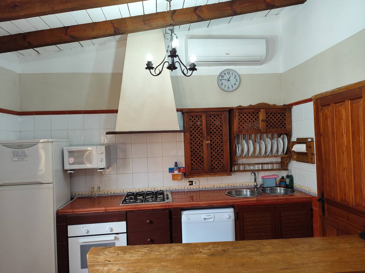 Casa En Montañas Tranquilas Con Piscina, Terraza, Jardín Y Wi-Fi in El Borge, Costa del Sol