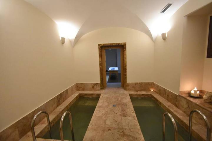 Gîte pour 2 personnes, avec Balcon et Terrasse ainsi que Jardin et Piscine à Mérida - 2