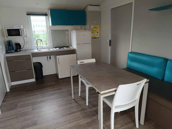 Camping pour 4 personnes, avec Jacuzzi ainsi que Terrasse et Sauna
