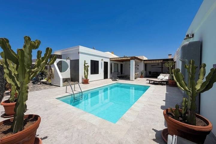 Villa for 6 people, with garden and terrace - 1