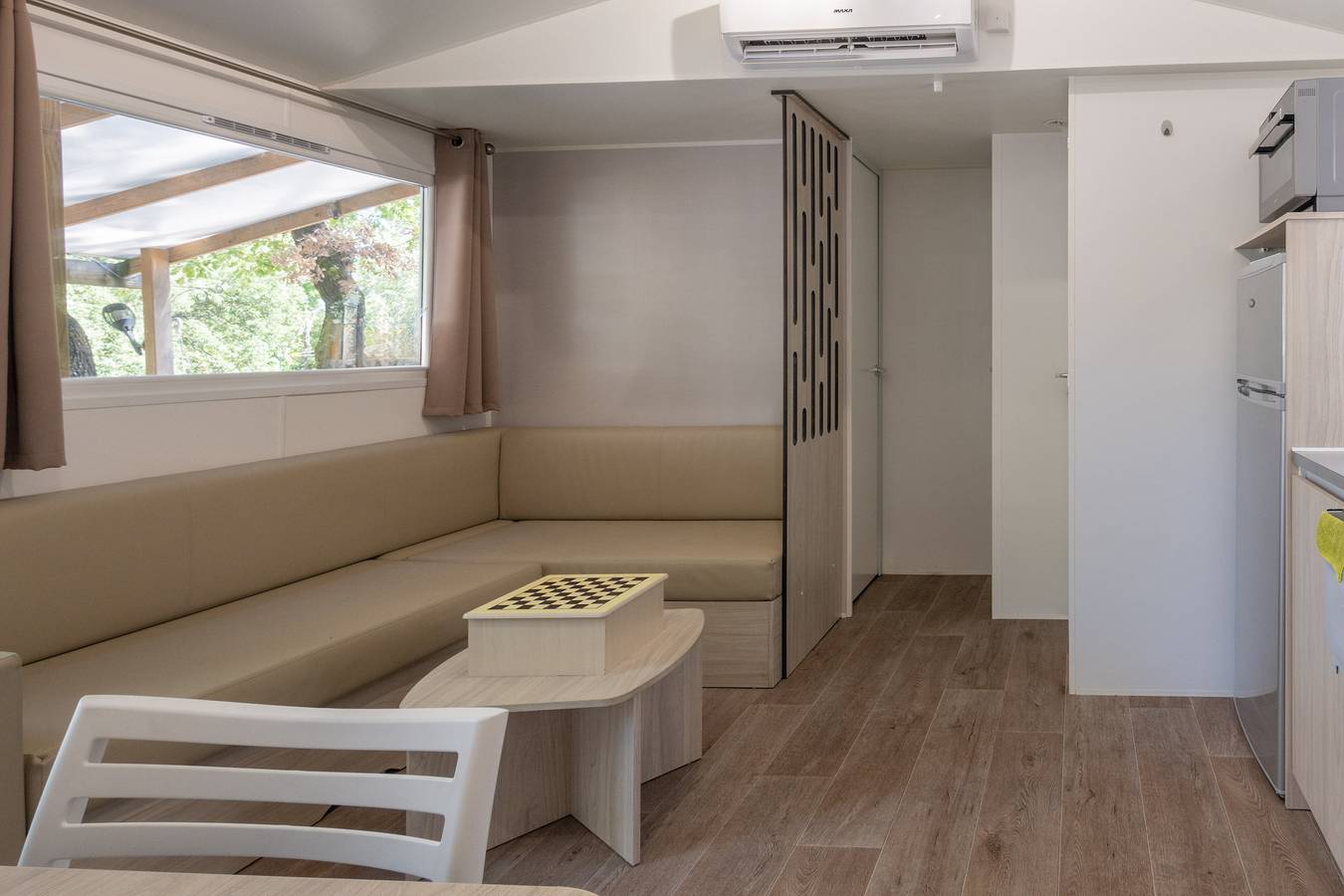 Apartamento entero, Mobilhome con piscina compartida, terraza privada y aire acondicionado in Lagorce, Ardèche