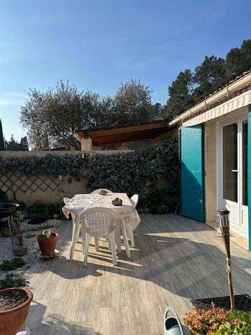 Appartement de vacances pour 4 personnes, avec vue ainsi que piscine et terrasse