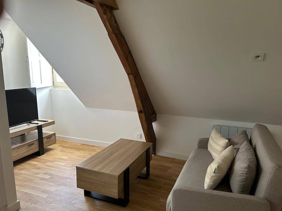 Appartement entier, One-Bedroom Apartment in Château-Gontier-sur-Mayenne, Mayenne