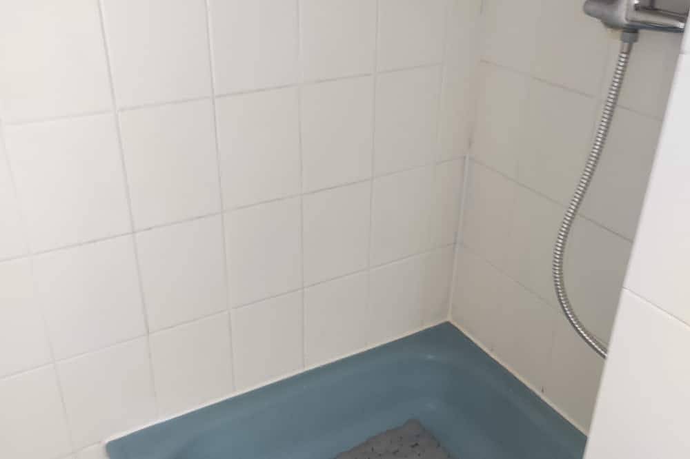 Ganze Wohnung, Schöne Dachgeschosswohnung in Stuttgart, Stuttgart Region