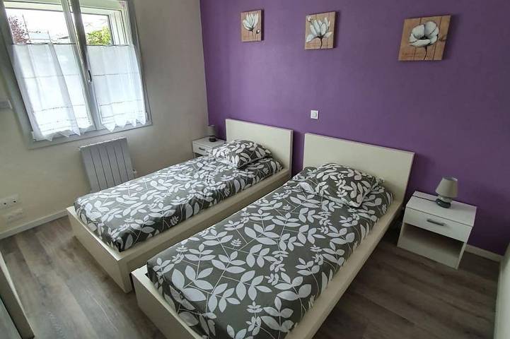 Location de vacances pour 6 personnes, avec piscine ainsi que jardin et terrasse à Matignon - 4