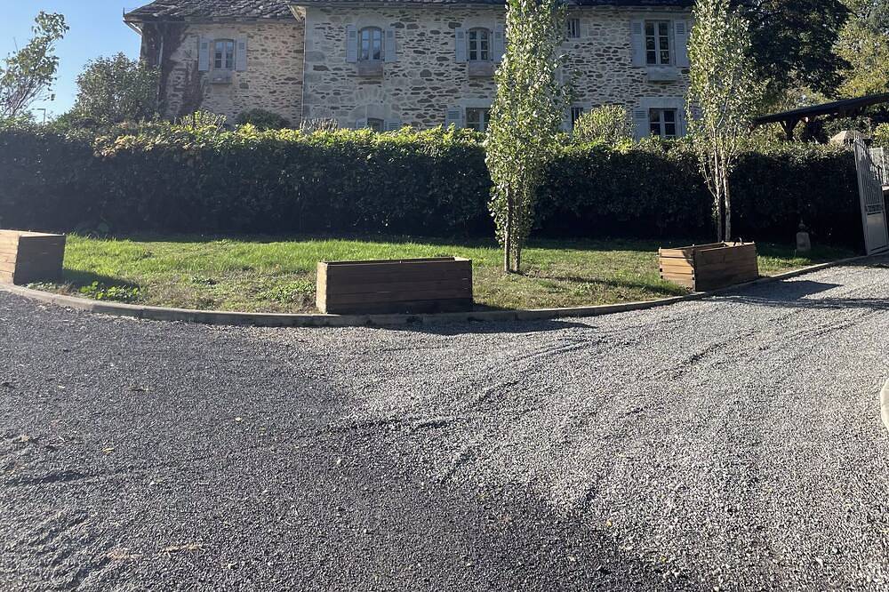 Manoir Lacalmontie in Vitrac (Cantal), Région d'Aurillac