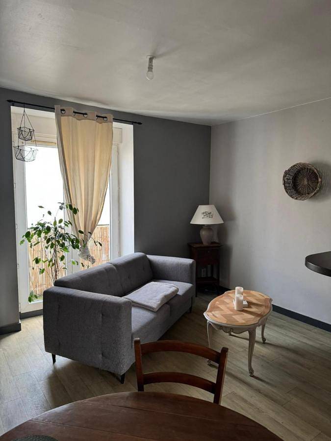 Gîte pour 4 personnes, avec balcon à Brûlon