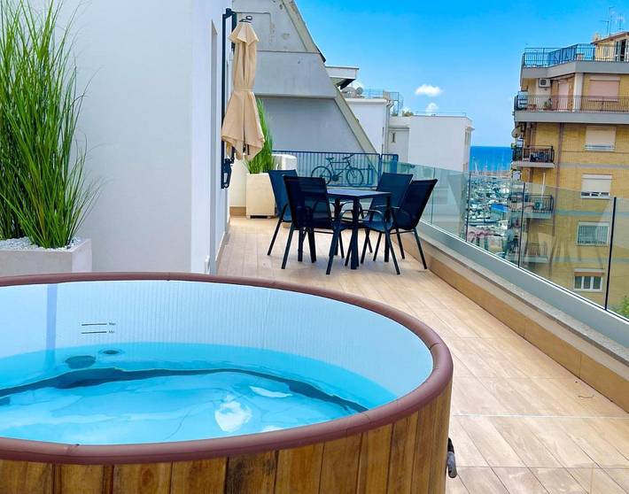 Ferienwohnung für 4 Personen, mit Whirlpool und Balkon - 1