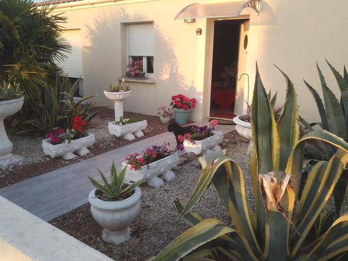Gîte pour 2 personnes, avec jardin et vue à Tonnay-Charente - 4