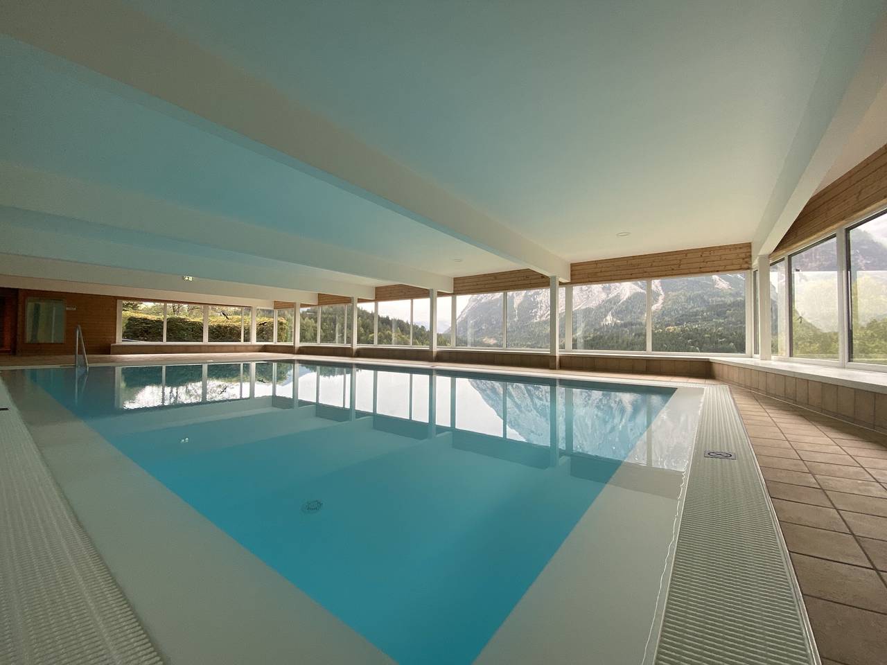 Entire apartment, Holiday Apartment "Sisi Am Kulmhof" with Pool, Sauna, Bacony and Wi-Fi in Tauplitz, Dachstein
