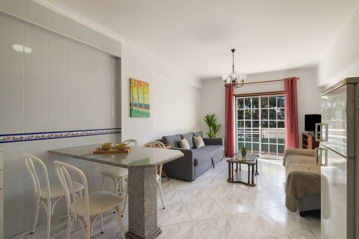 Ganze Wohnung, Apartment „Cosy Family“ mit Balkon und WLAN in Monte Gordo, Faro Distrikt