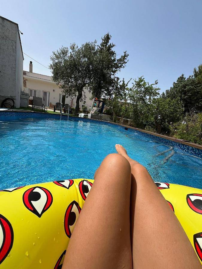 Location de vacances pour 4 personnes, avec vue ainsi que piscine et jardin, animaux acceptés à Antonelli - 3