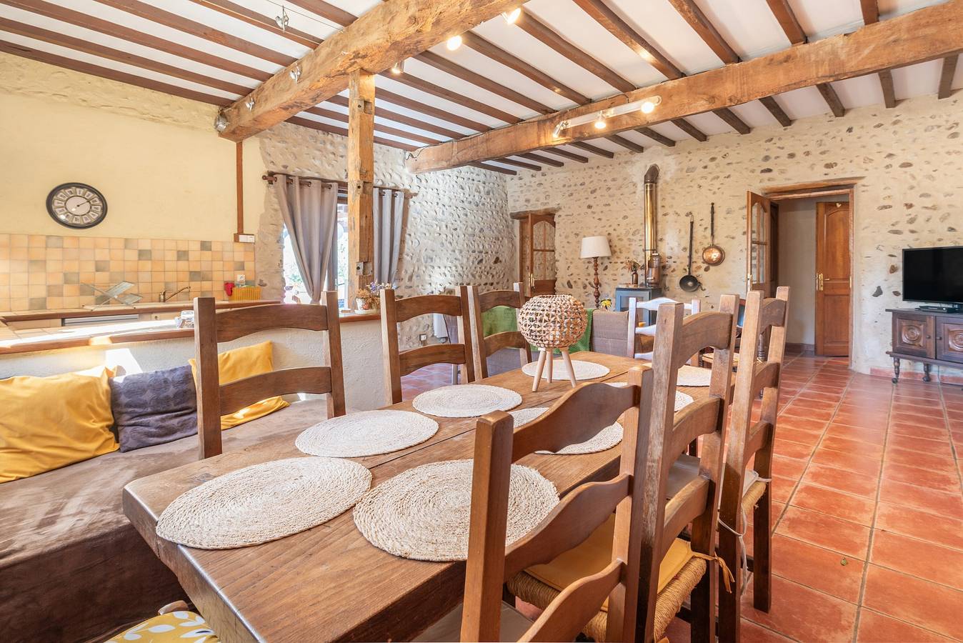 Vakantiehuis 'Tomettes' met Uitzicht op de Bergen, Wi-Fi en Airconditioning in Peyraube, Hautes-Pyreneeën