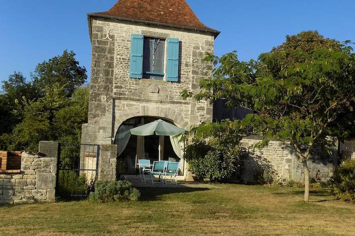 Gîte pour 4 personnes, avec Terrasse et Jardin à Mons (Charente-Maritime)