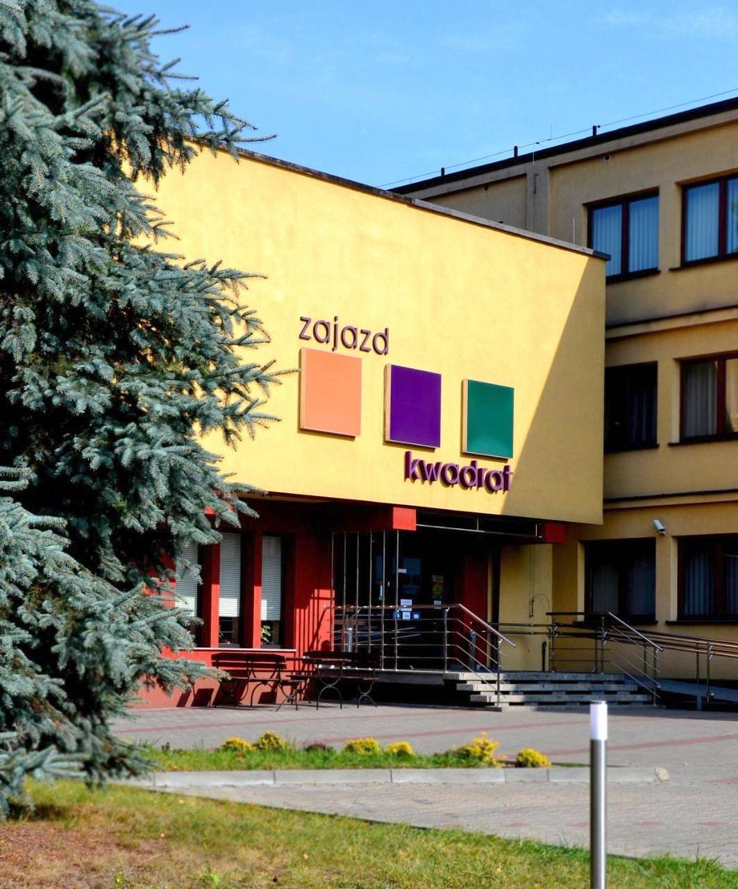 Zajazd Kwadrat in Dąbrowa Górnicza, Śląsk