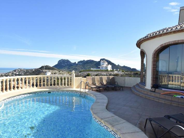 Casa rural para 8 personas, con Balcón además de Terraza y Piscina en Ráfol de Almunia