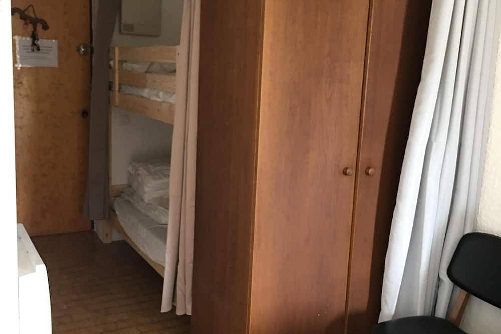 Entire apartment, For rent fully equipped studio with large terrace, 4-legged friends welcome in Ancelle, Écrins National Park